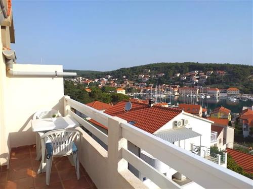 Holiday Home/Apartment - 4 persons -  - Jelsa - 21465 - Jelsa