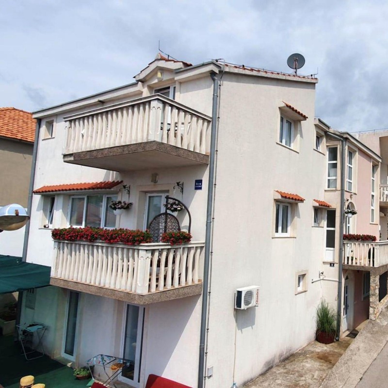 Ferielejlighed - 3 personer -  - Ulica Roka Corkala - 22240 - Tisno