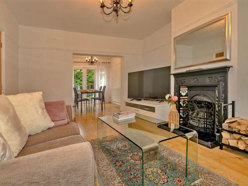 Holiday home - 4 persons -  - B91 2TN - Solihull