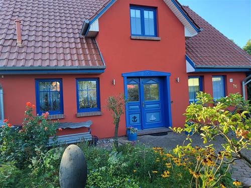 Holiday Home/Apartment - 4 persons -  - Ernst- Thälmann- Strasse - 18347 - Wustrow