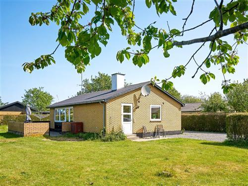 Holiday Home/Apartment - 6 persons -  - Rosen Alle - Nyker - 3700 - Rønne