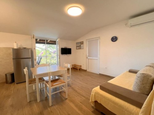 Holiday apartment - 2 persons -  - 20269 - Loviste