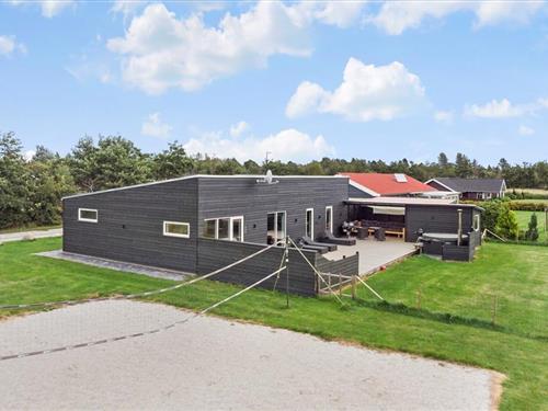 Holiday Home/Apartment - 8 persons -  - Blommestien - Marielyst - 4872 - Idestrup