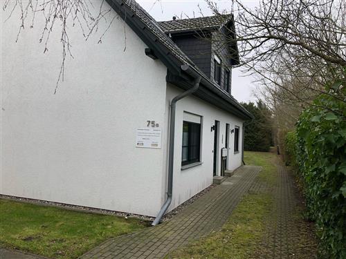 Holiday Home/Apartment - 4 persons -  - Seestrasse - 18374 - Seeheilbad Zingst