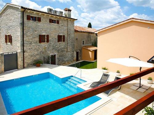 Holiday home - 8 persons -  - Burici - 52352 - Kanfanar