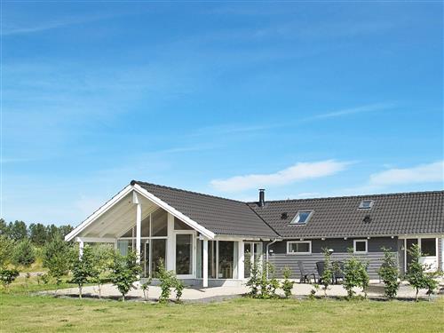 Holiday Home/Apartment - 8 persons -  - Savavej 63 B - Marielyst - 4873 - Væggerløse