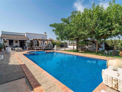 Holiday home - 4 persons -  - Carretera La Puebla de Cazalla, km. - 41540 - La Puebla De Cazalla