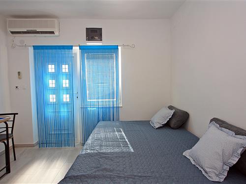 Holiday Home/Apartment - 2 persons -  - Supetar - 21400 - Supetar