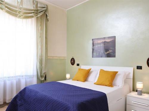 Ferienhaus - 4 Personen -  - 80141 - Naples