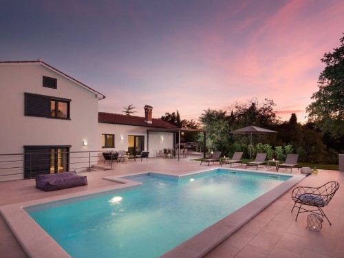 Holiday home - 8 persons -  - Vinez - Labin-Vinez - 52220 - Vinez