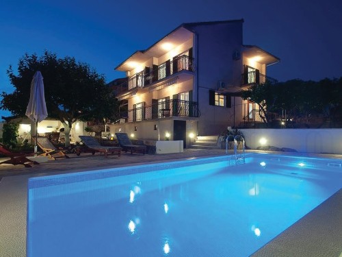 Feriehus - 9 personer -  - Liveja II. - Ciovo-Okrug Gornji - 21223 - Okrug Gornji