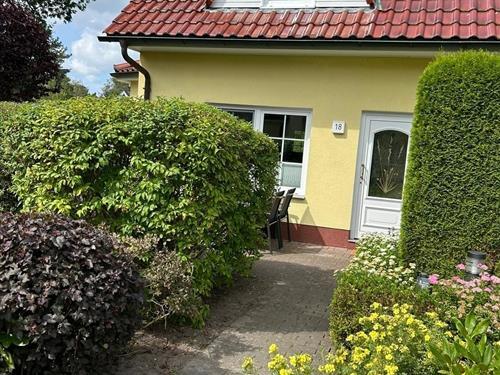 Holiday Home/Apartment - 4 persons -  - Ostseewellenweg - 18374 - Zingst