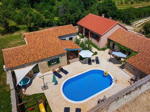 Holiday home - 9 persons -  - Šopot - 23420 - Benkovac