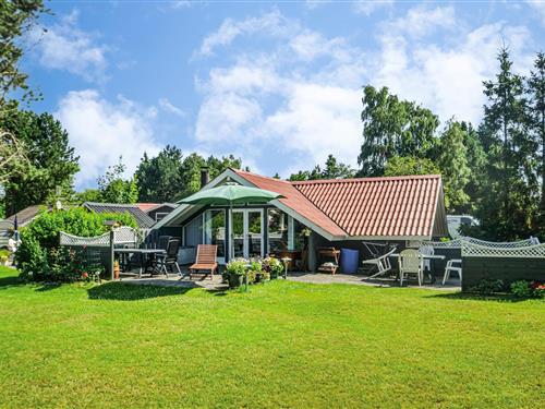 Sommerhus - 6 personer -  - Nathøgevej - Marielyst - 4873 - Væggerløse