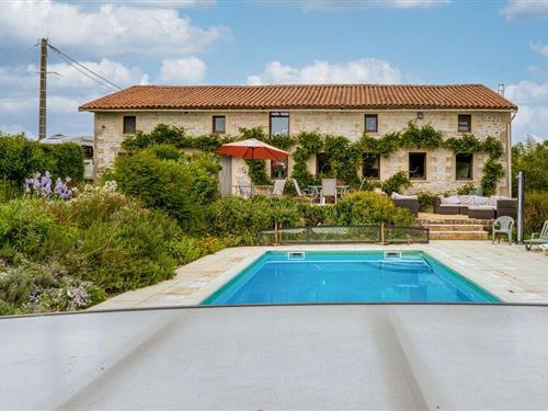 Holiday home - 11 persons -  - Les Collineaux - 86400 - Lizant