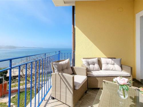 Holiday Home/Apartment - 4 persons -  - Belvedere - 52466 - Dajla