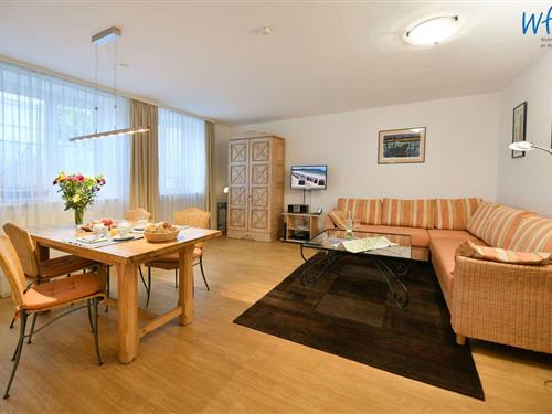 Holiday Home/Apartment - 4 persons -  - Strandpromenade - 18609 - Binz