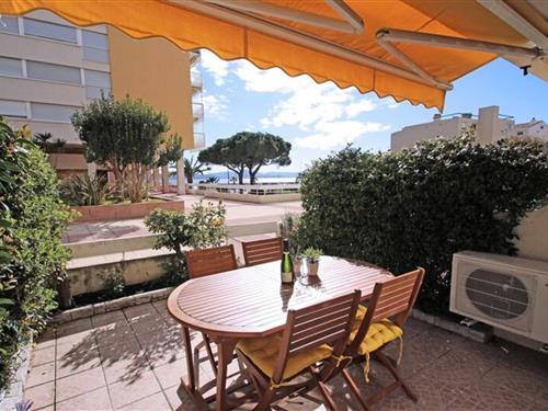 Holiday Home/Apartment - 2 persons -  - 83120 - Ste Maxime