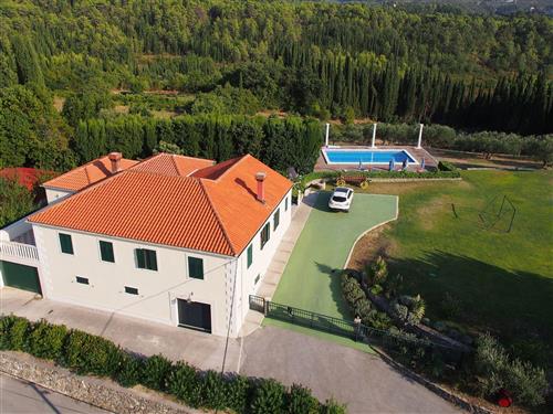 Holiday home - 8 persons -  - Zastolje - 20216 - Dubravka