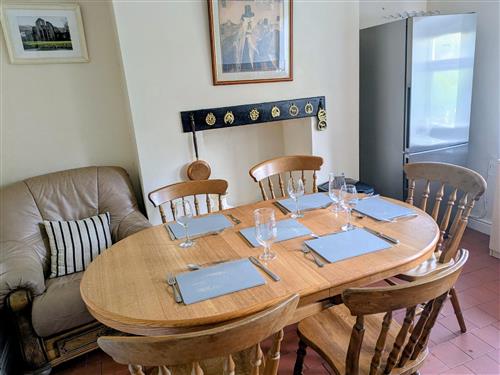 Holiday home - 5 persons -  - 3 Abbey Terrace - LL208DF - Llangollen