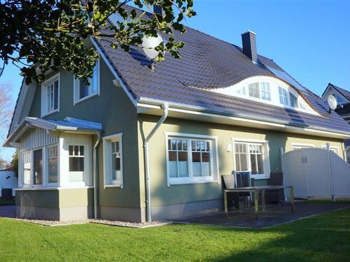 Holiday Home/Apartment - 8 persons -  - Rosenbergsiedlung - 18374 - Seeheilbad Zingst