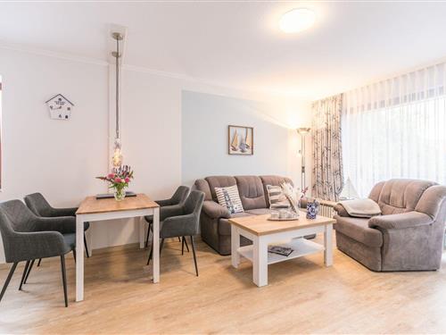 Ferielejlighed - 2 personer -  - Am Ostdeich 4b, 1. OG,  Wohnung 6, Beschriftung an der Wh... - 25761 - Büsum