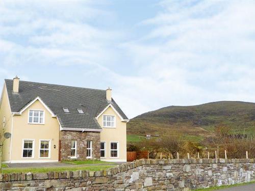 Holiday Home/Apartment - 6 persons -  - V92X312 - Dingle