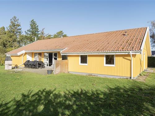 Holiday Home/Apartment - 12 persons -  - Holmegårdsvej - Marielyst - 4873 - Væggerløse