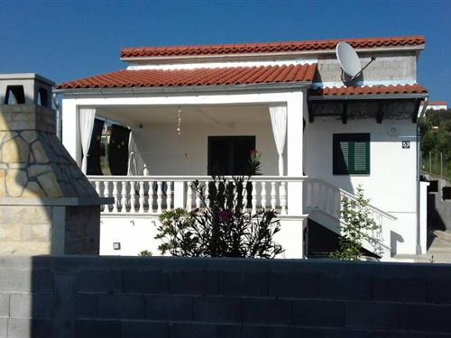 Holiday Home/Apartment - 6 persons -  - Ulica kardinala Alojzija Stepinca - 23211 - Pakoštane