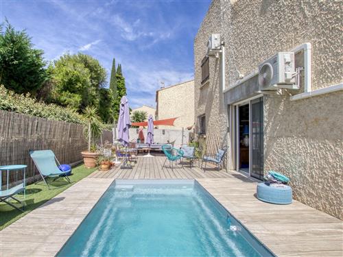 Holiday home - 5 persons -  - Six Fours - 83140