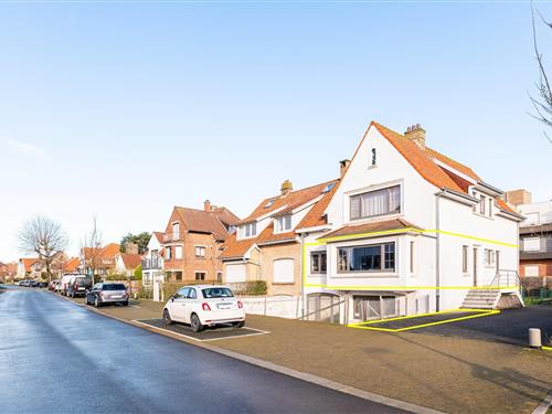 Holiday Home/Apartment - 6 persons -  - 8670 - Koksijde