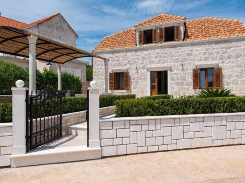Holiday home - 6 persons -  - Mirce - 20269 - Loviste