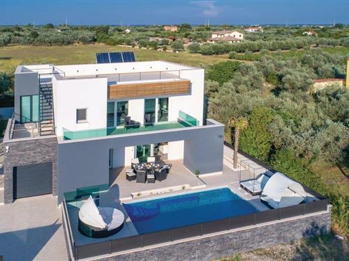 Holiday home - 10 persons -  - Matije Vlacica Flacijusa - 52212 - Fazana