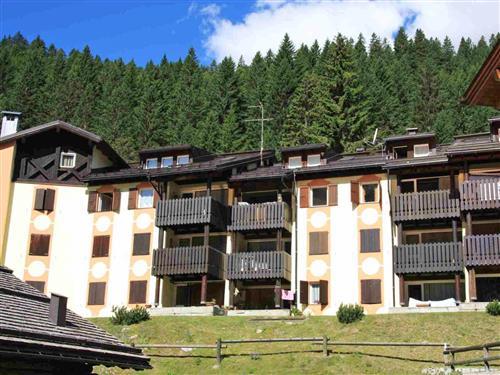 Holiday Home/Apartment - 5 persons -  - Madonna Di Campiglio - 38084