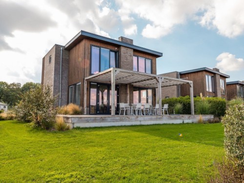 Holiday home - 8 persons -  - 5331 PD - Kerkdriel