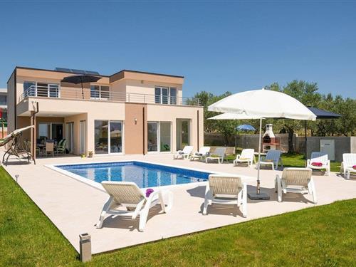 Holiday home - 8 persons -  - Istarska Ulica - 52215 - Vodnjan