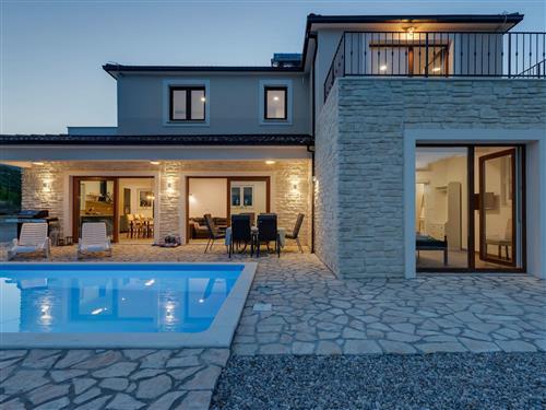 Holiday home - 6 persons -  - Katuni - 21250