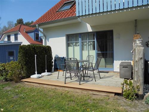 Holiday Home/Apartment - 4 persons -  - Am Bahndamm - 18374 - Zingst