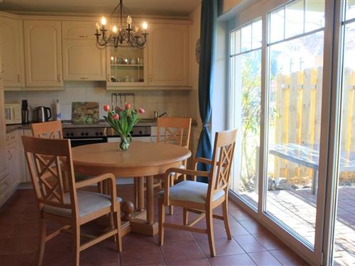 Holiday Home/Apartment - 4 persons -  - Friedenstrasse - 18374 - Seeheilbad Zingst