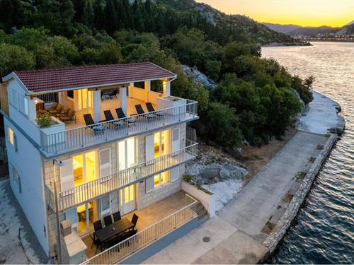 Feriehus - 8 personer -  - Primorska - Ploce - Rogotin - 20340 - Rogotin