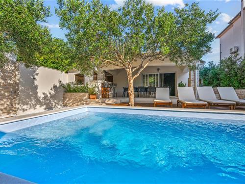 Holiday home - 8 persons -  - Murterskih zadrugara - Murter-Murter - 22234 - Murter