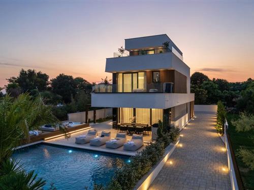 Holiday home - 8 persons -  - Skrapavac - 23233 - Privlaka