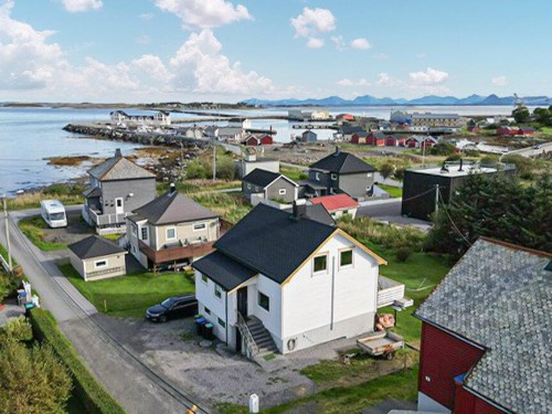 Holiday home - 10 persons -  - Målvikvegen - 6296 - Harøya