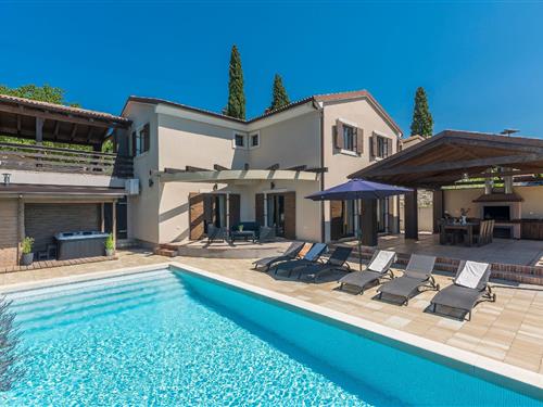 Holiday home - 12 persons -  - Butkovici - 52342 - Juršici