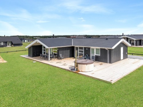 Sommerhus - 12 personer -  - Narhvalvej - Nr. Lyngby - 9480 - Løkken