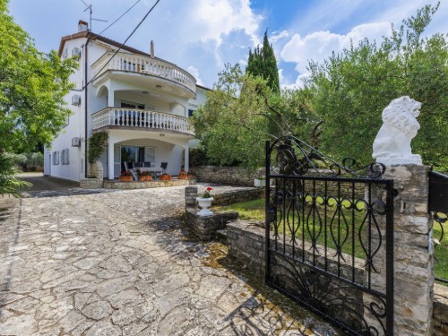 Feriehus - 12 personer -  - 52475 - Umag/Zambratija