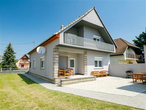 Holiday home - 10 persons -  - Balatonfenyves - 8646