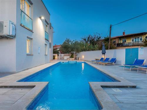 Ferienhaus - 16 Personen -  - Ulica Viktora cara Emina - 52470 - Umag
