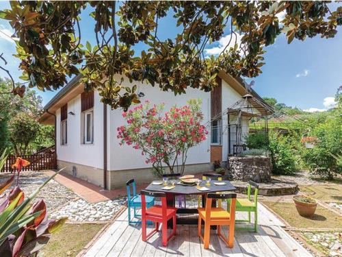 Sommerhus - 4 personer -  - Via Castagnara - Massa - 54100 - Massa (Ms)