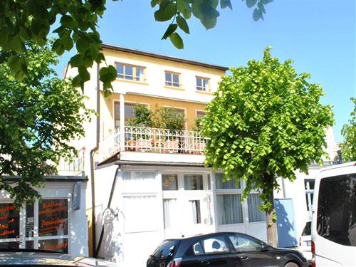 Ferienwohnung - 5 Personen -  - Veranda, Dachterrasse, Kamin, Strandnah - 18119 - Rostock / Warnemünde